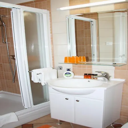 Alegria - Two Bedroom With Balcony And Sea View B Апартаменты Цавтат